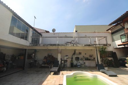 Casa à venda com 380m², 3 quartos e 3 vagasQuintal - Edícula