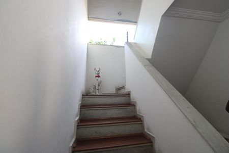Casa à venda com 380m², 3 quartos e 3 vagasEscada