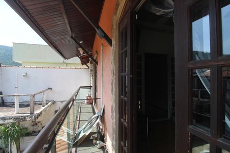 Casa à venda com 380m², 3 quartos e 3 vagasSuíte 2 - Varanda