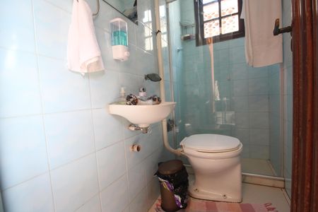 Casa à venda com 380m², 3 quartos e 3 vagasQuintal - Banheiro
