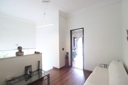 Casa à venda com 380m², 3 quartos e 3 vagasHall