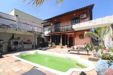 Casa à venda com 380m², 3 quartos e 3 vagasQuintal