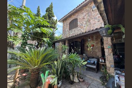 Casa à venda com 380m², 3 quartos e 3 vagasFrente da casa