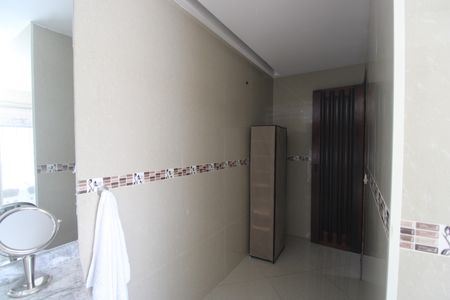 Casa à venda com 380m², 3 quartos e 3 vagasBanheiro da suíte 2