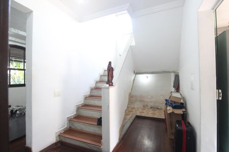 Casa à venda com 380m², 3 quartos e 3 vagasEscada