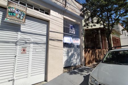 Casa para alugar com 50m², 1 quarto e sem vaga Casa para alugar com 50m², 1 quarto e sem vagaFachada