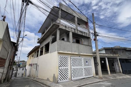 Casa para alugar com 70m², 2 quartos e 1 vaga Casa para alugar com 70m², 2 quartos e 1 vagaFachada