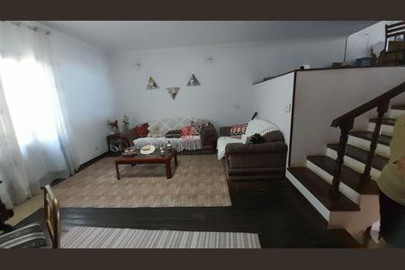 Casa à venda com 4 quartos, 240m² em Vila Mafra, São Paulo