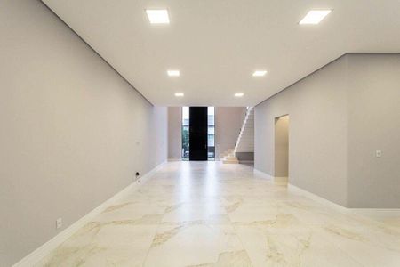 Casa à venda com 392m², 5 quartos e 4 vagas