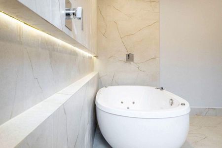 Casa à venda com 392m², 5 quartos e 4 vagas