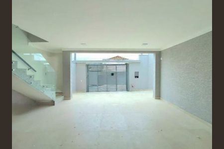 Casa à venda com 2 quartos, 135m² em Vila Carrão, São Paulo