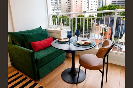 Studio para alugar com 27m², 1 quarto e sem vaga Studio para alugar com 27m², 1 quarto e sem vagaVaranda