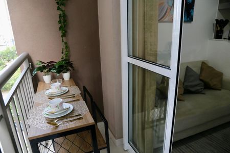 Studio para alugar com 28m², 1 quarto e sem vaga Studio para alugar com 28m², 1 quarto e sem vagaVaranda