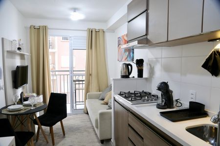 Studio para alugar com 28m², 1 quarto e sem vaga Studio para alugar com 28m², 1 quarto e sem vagaSala