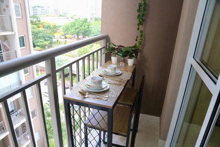 Studio para alugar com 28m², 1 quarto e sem vaga Studio para alugar com 28m², 1 quarto e sem vagaVaranda