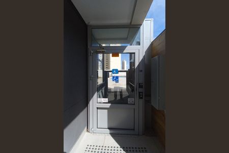 Apartamento para alugar com 65m², 2 quartos e 2 vagasDetalhe de Acesso a Piscina 