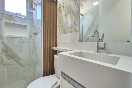Apartamento para alugar com 65m², 2 quartos e 2 vagasBanheiro da Suíte
