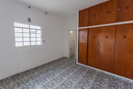 Casa para alugar com 349m², 3 quartos e 12 vagas Casa para alugar com 349m², 3 quartos e 12 vagasQuarto 3 na Casa 2