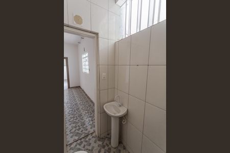Casa para alugar com 349m², 3 quartos e 12 vagas Casa para alugar com 349m², 3 quartos e 12 vagasBanheiro Social na Casa 2