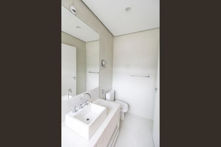 Casa de condomínio à venda com 430m², 3 quartos e 4 vagasBanheiro da Suíte