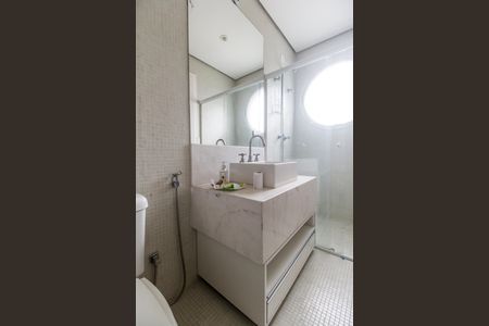 Casa de condomínio à venda com 430m², 3 quartos e 4 vagasBanheiro da Suíte