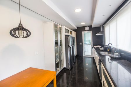 Casa de condomínio à venda com 430m², 3 quartos e 4 vagasCozinha