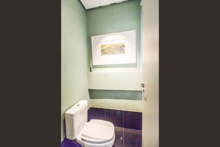 Casa de condomínio à venda com 430m², 3 quartos e 4 vagasLavabo