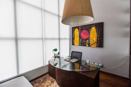 Casa de condomínio à venda com 430m², 3 quartos e 4 vagasEscritório