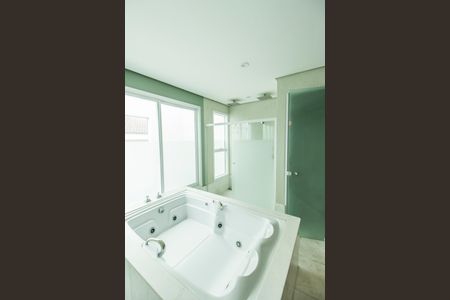 Casa de condomínio à venda com 430m², 3 quartos e 4 vagasBanheiro da Suíte