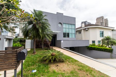 Casa de condomínio à venda com 430m², 3 quartos e 4 vagasVista da Rua