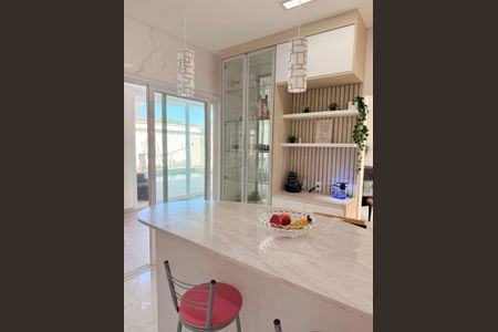 Casa de condomínio para alugar com 450m², 4 quartos e 5 vagas Casa de condomínio para alugar com 450m², 4 quartos e 5 vagasCozinha