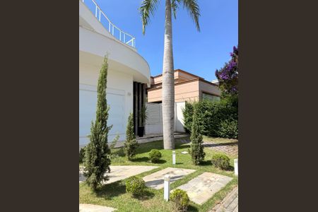 Casa de condomínio para alugar com 450m², 4 quartos e 5 vagas Casa de condomínio para alugar com 450m², 4 quartos e 5 vagasFachada