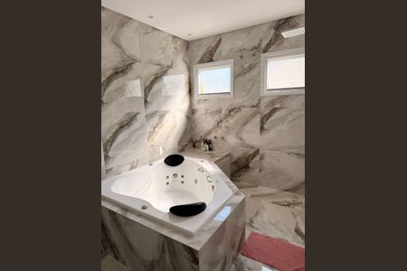 Casa de condomínio para alugar com 450m², 4 quartos e 5 vagas Casa de condomínio para alugar com 450m², 4 quartos e 5 vagasSuíte 4