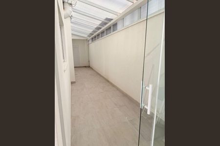 Casa de condomínio para alugar com 450m², 4 quartos e 5 vagas Casa de condomínio para alugar com 450m², 4 quartos e 5 vagasÁrea de Serviço