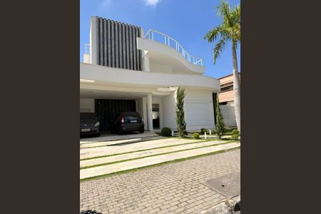 Casa de condomínio para alugar com 450m², 4 quartos e 5 vagas Casa de condomínio para alugar com 450m², 4 quartos e 5 vagasFachada