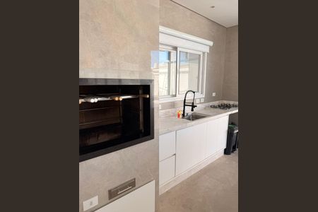 Casa de condomínio para alugar com 450m², 4 quartos e 5 vagas Casa de condomínio para alugar com 450m², 4 quartos e 5 vagasÁrea do Churrasco