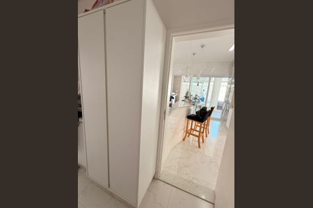 Casa de condomínio para alugar com 450m², 4 quartos e 5 vagas Casa de condomínio para alugar com 450m², 4 quartos e 5 vagasÁrea de Serviço