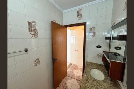 Casa para alugar com 115m², 4 quartos e 1 vagaBanheiro