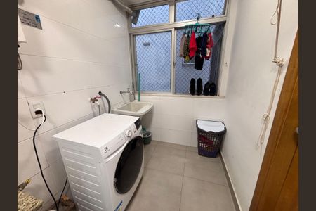 Apartamento à venda com 188m², 3 quartos e 2 vagas Apartamento à venda com 188m², 3 quartos e 2 vagasÁrea de Serviço