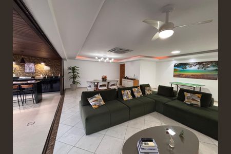 Apartamento à venda com 188m², 3 quartos e 2 vagas Apartamento à venda com 188m², 3 quartos e 2 vagasSala