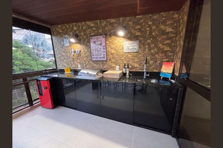 Apartamento à venda com 188m², 3 quartos e 2 vagas Apartamento à venda com 188m², 3 quartos e 2 vagasVaranda