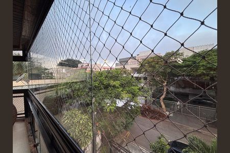 Apartamento à venda com 188m², 3 quartos e 2 vagas Apartamento à venda com 188m², 3 quartos e 2 vagasVista