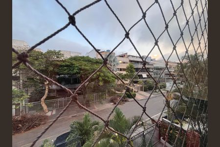 Apartamento à venda com 188m², 3 quartos e 2 vagas Apartamento à venda com 188m², 3 quartos e 2 vagasVista