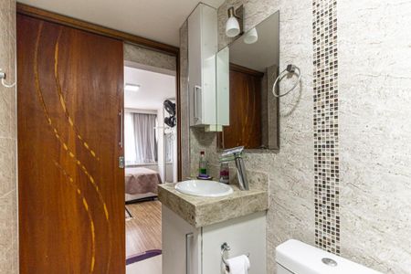 Apartamento à venda com 76m², 2 quartos e sem vagaBanheiro da Suíte