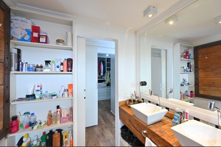 Apartamento à venda com 164m², 3 quartos e 2 vagasBanheiro da Suíte 1
