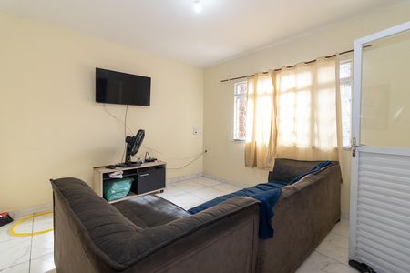 Casa para alugar com 192m², 4 quartos e 2 vagas Casa para alugar com 192m², 4 quartos e 2 vagasSala
