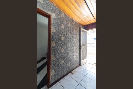 Casa para alugar com 192m², 4 quartos e 2 vagas Casa para alugar com 192m², 4 quartos e 2 vagasCorredor