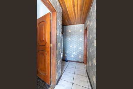 Corredor de casa para alugar com 4 quartos, 192m² em Realengo, Rio de Janeiro