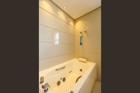 Apartamento à venda com 200m², 3 quartos e 4 vagasBanheiro da Suíte 1
