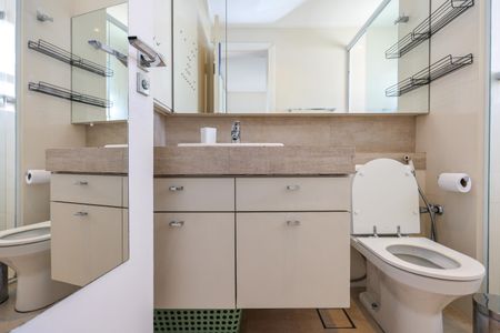 Apartamento à venda com 200m², 3 quartos e 4 vagasBanheiro da Suíte 2